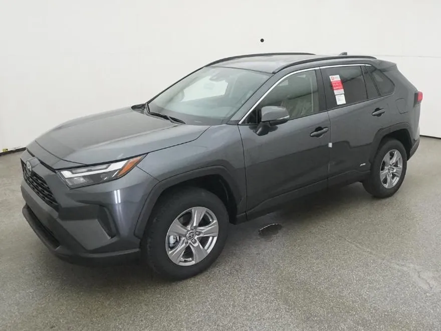 2025 Toyota RAV4 Hybrid XLE photo 1