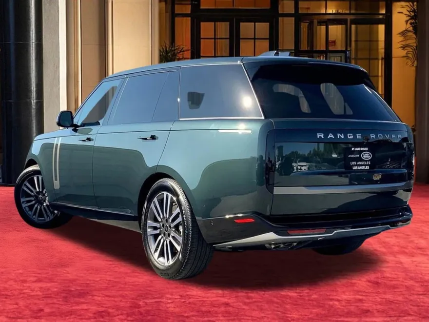 2025 Land Rover Range Rover SE photo 1