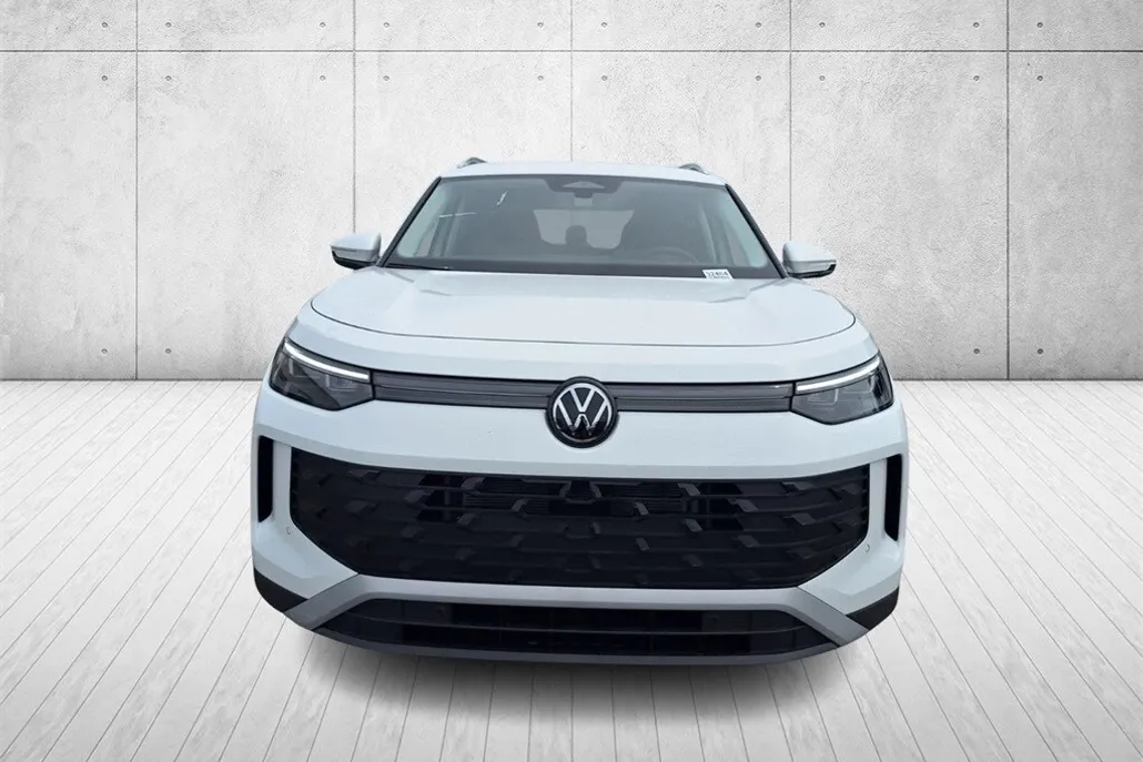 2025 Volkswagen Tiguan S photo 1
