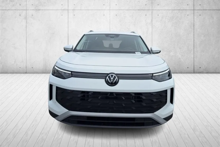 2025 Volkswagen Tiguan S photo 1
