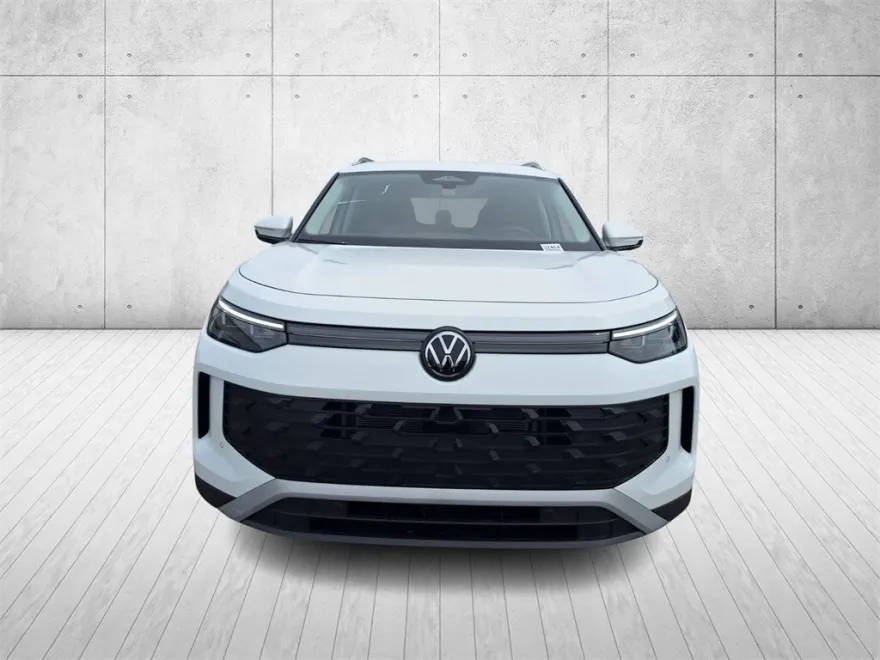 2025 Volkswagen Tiguan S photo 1