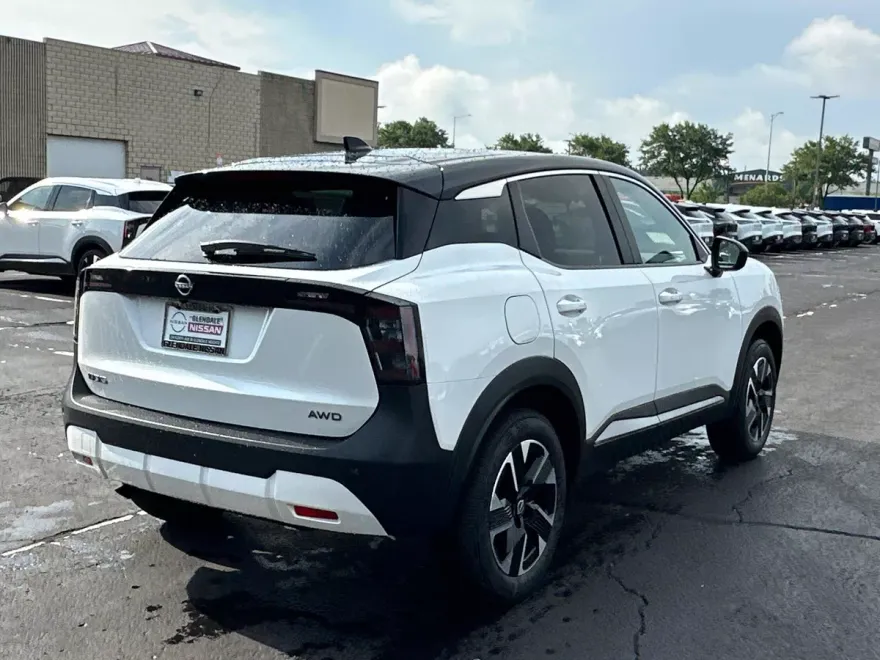 2025 Nissan Kicks SV photo 1
