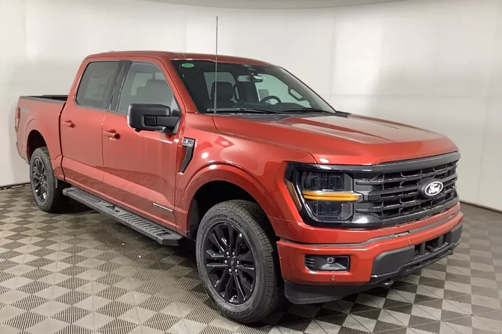 2025 Ford F-150 XLT photo 1
