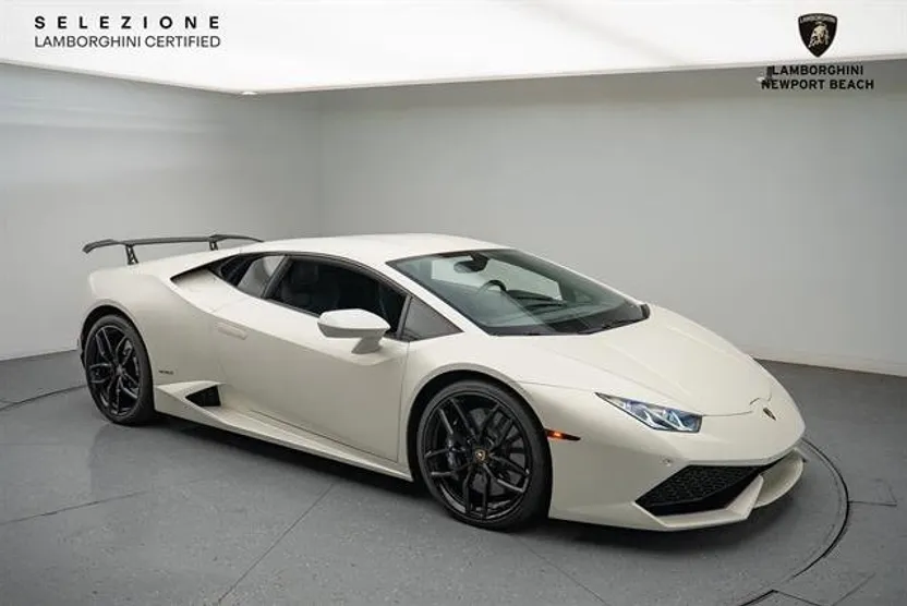 2016 Lamborghini Huracan Coupe photo 1