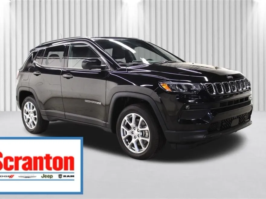 2024 Jeep Compass Latitude Lux photo 1
