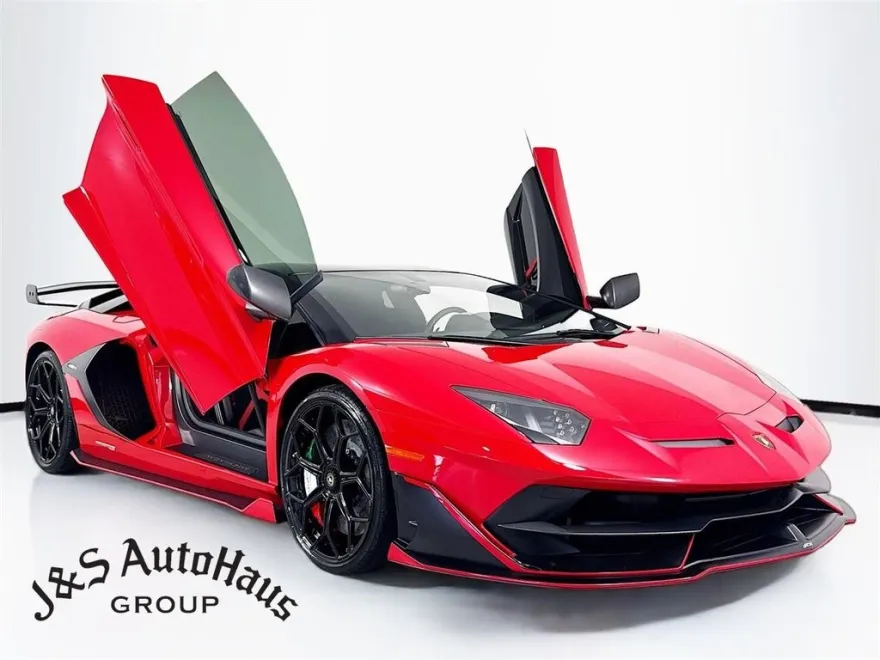 2020 Lamborghini Aventador SVJ photo 1