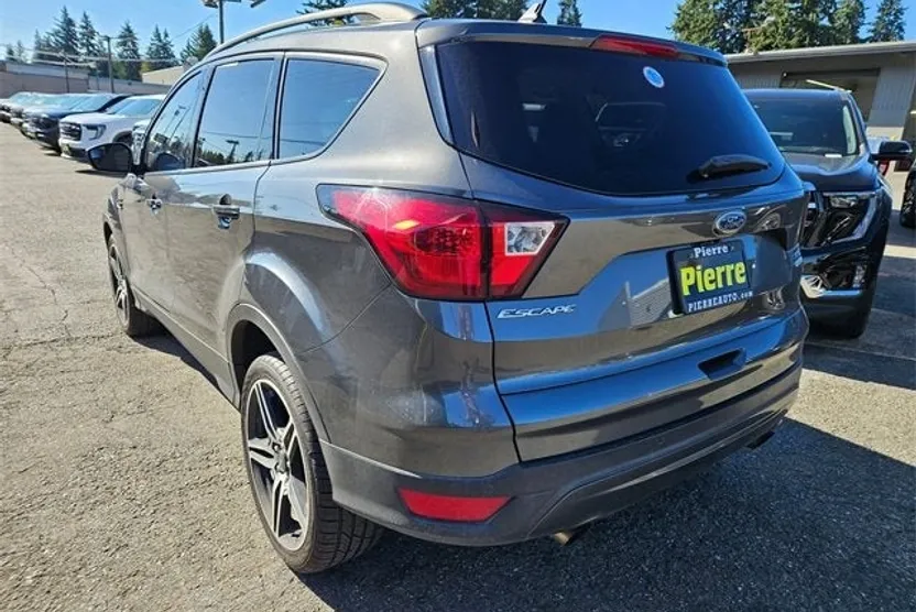2019 Ford Escape SEL photo 1