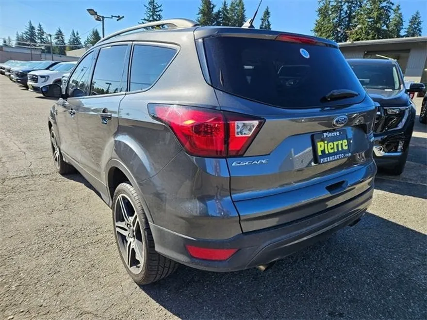 2019 Ford Escape SEL photo 1