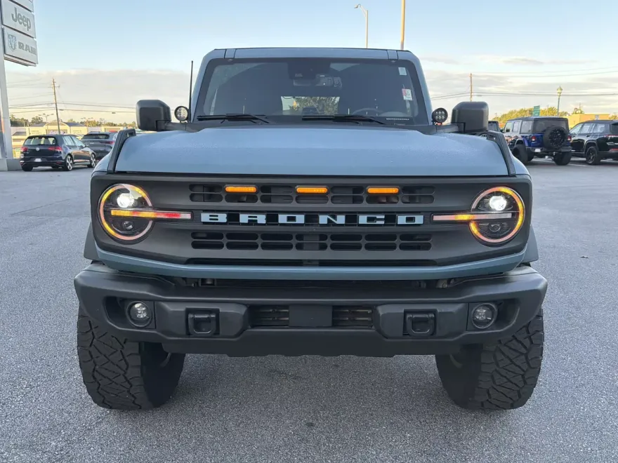 2022 Ford Bronco Black Diamond photo 1