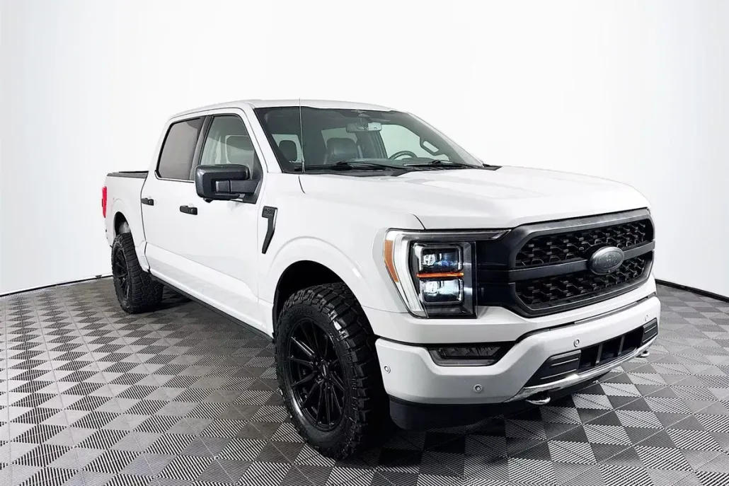 2023 Ford F-150 Platinum photo 1