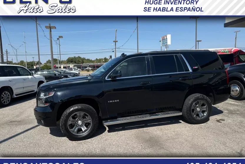 2016 Chevrolet Tahoe LT photo 1
