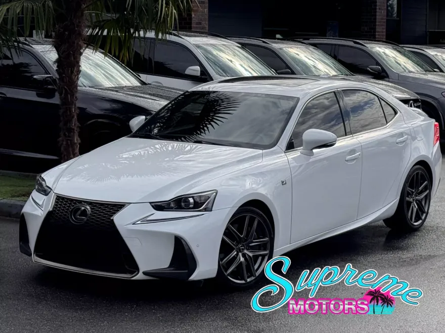 2019 Lexus IS 300 photo 1