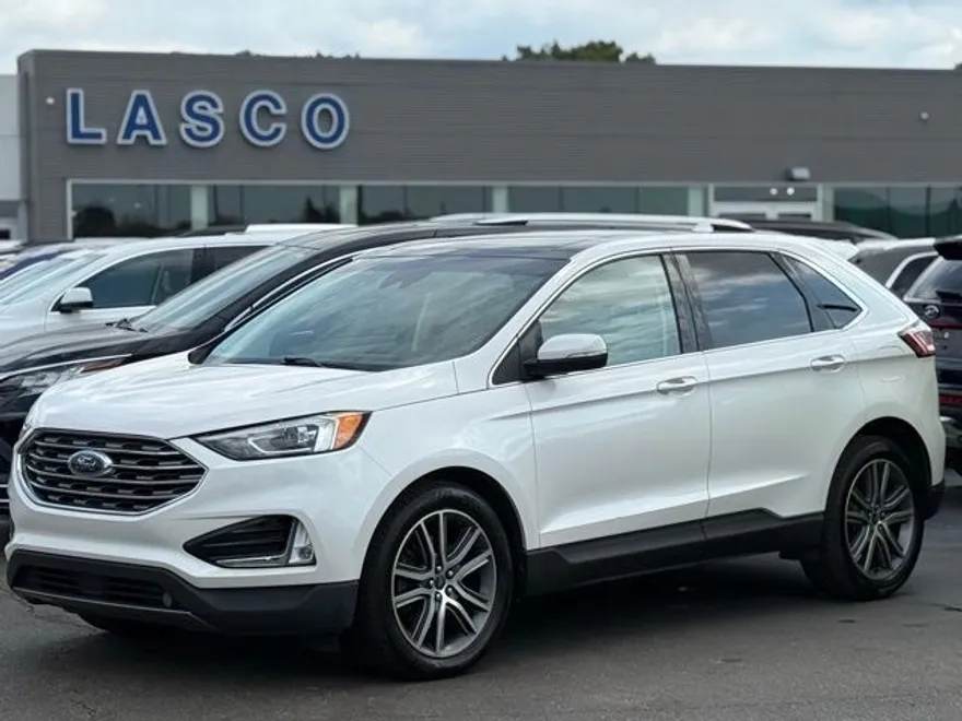 2019 Ford Edge Titanium photo 1
