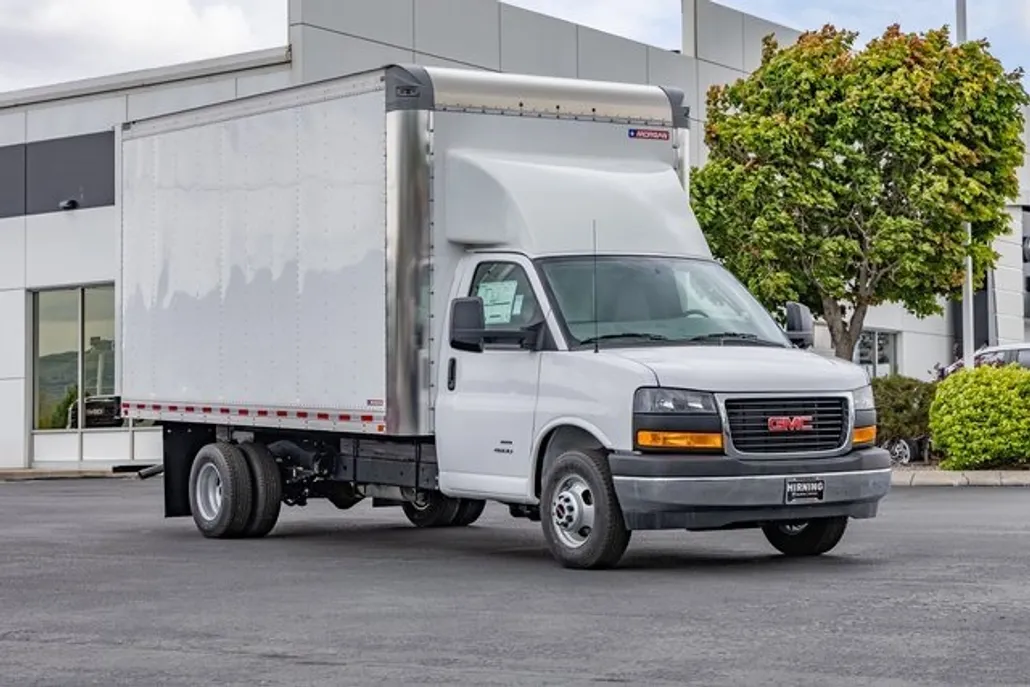 2025 Gmc Savana Cutaway photo 1