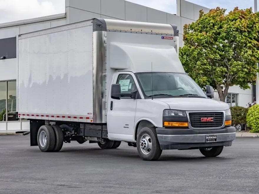 2025 Gmc Savana Cutaway photo 1