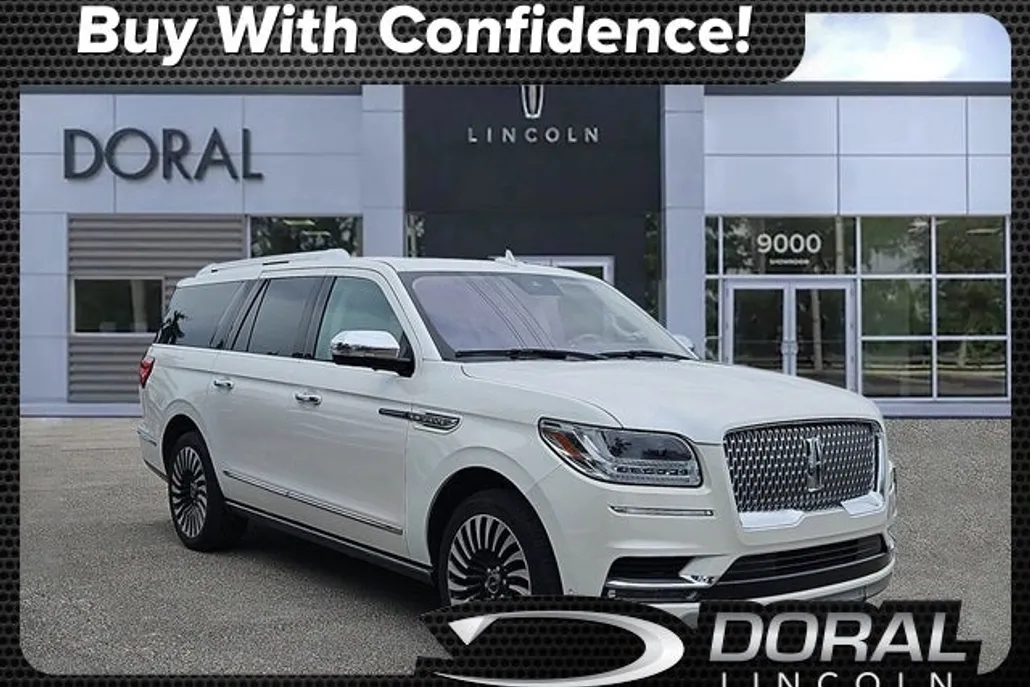 2019 Lincoln Navigator Black Label photo 1