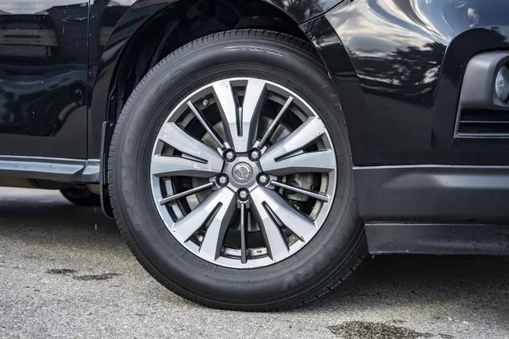 2017 Nissan Pathfinder SL photo 1
