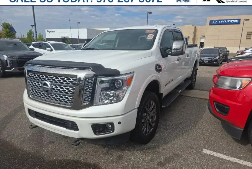 2017 Nissan Titan Platinum Reserve photo 1