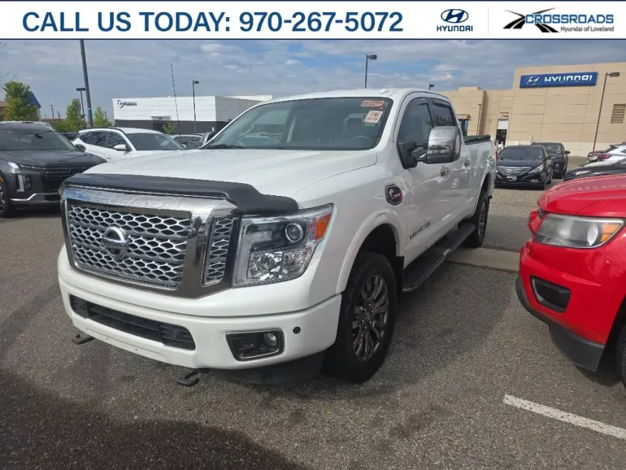 2017 Nissan Titan Platinum Reserve photo 1