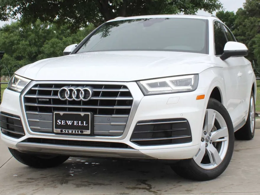 2019 Audi Q5 Premium Plus photo 1