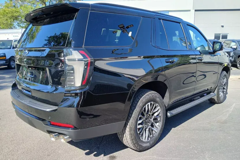 2026 Chevrolet Tahoe Z71 photo 1