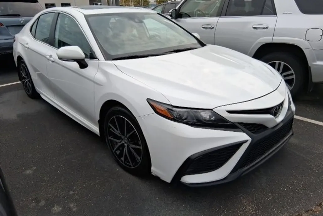 2023 Toyota Camry SE photo 1