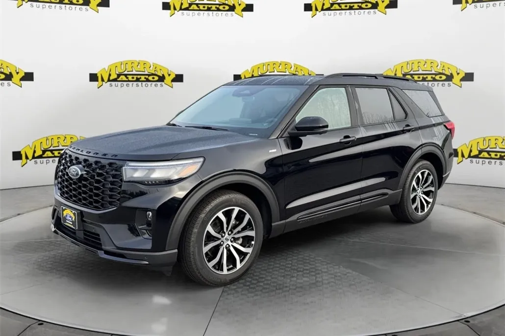 2025 Ford Explorer ST-Line photo 1