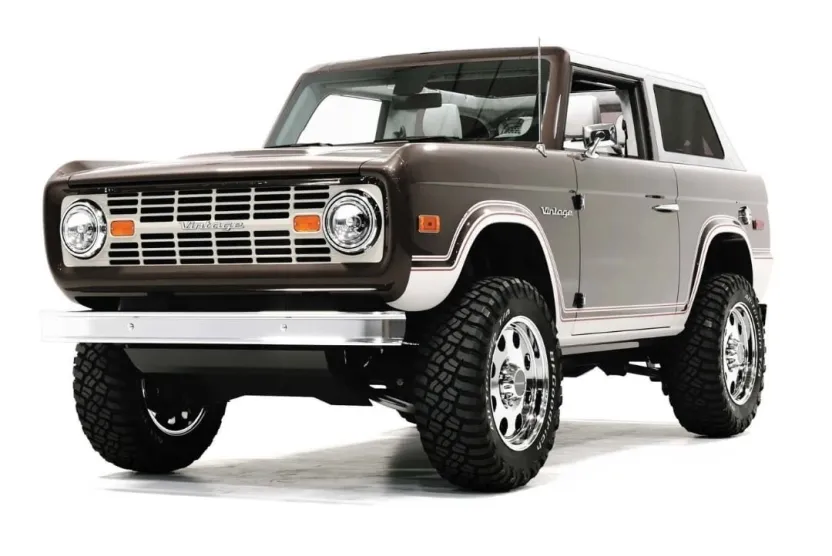 2024 Ford Bronco Black Diamond photo 1