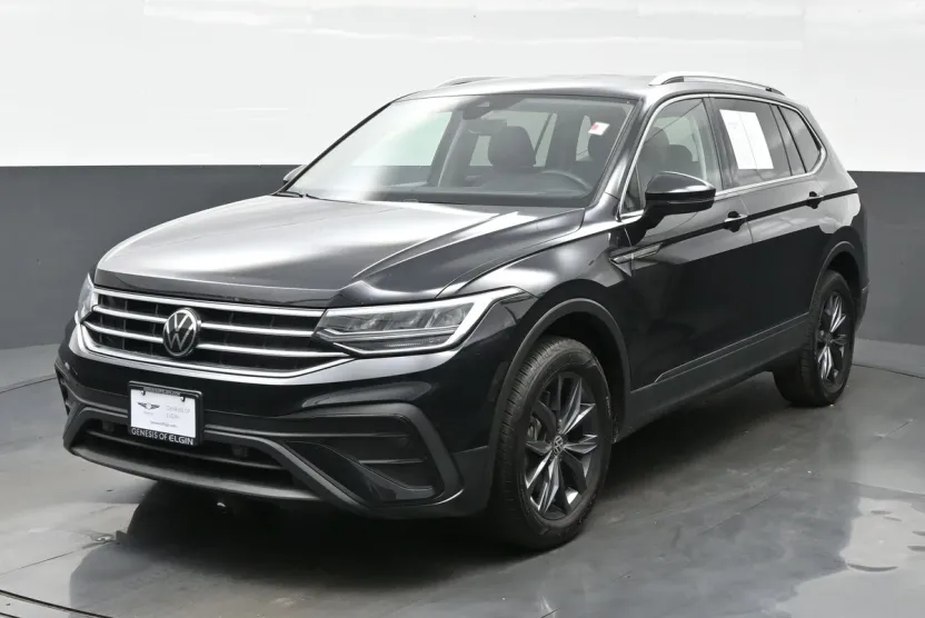 2023 Volkswagen Tiguan SE photo 1