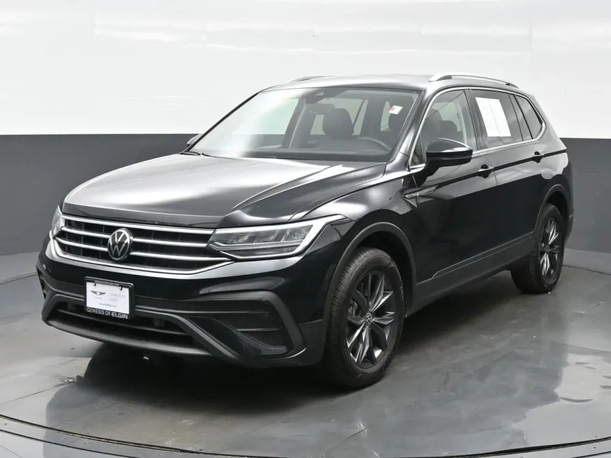 2023 Volkswagen Tiguan SE photo 1