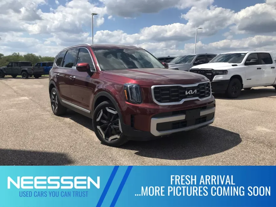 2023 Kia Telluride S photo 1