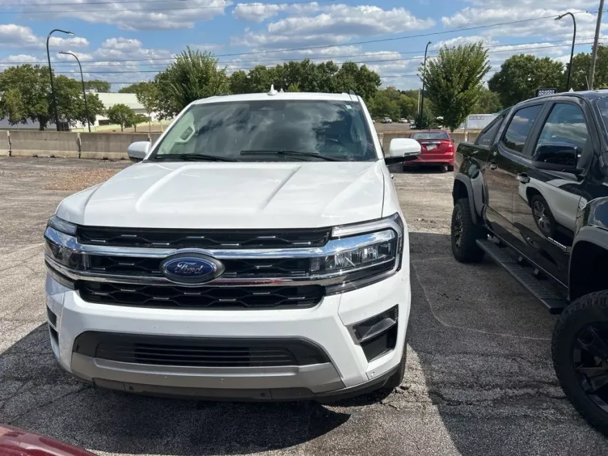 2024 Ford Expedition MAX Limited photo 1