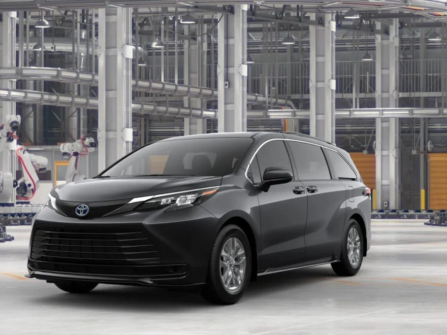 2025 Toyota Sienna LE photo 1