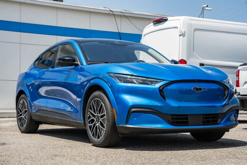 2025 Ford Mustang Mach-E Premium photo 1