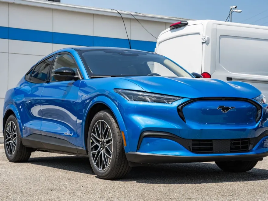 2025 Ford Mustang Mach-E Premium photo 1