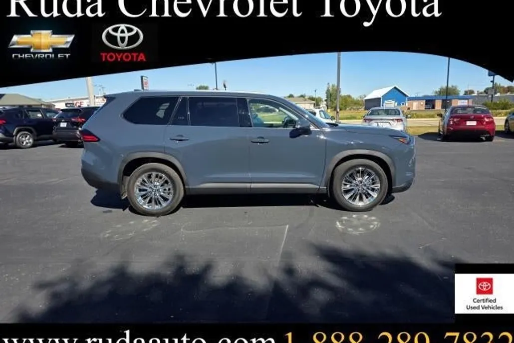 2025 Toyota Grand Highlander XLE photo 1