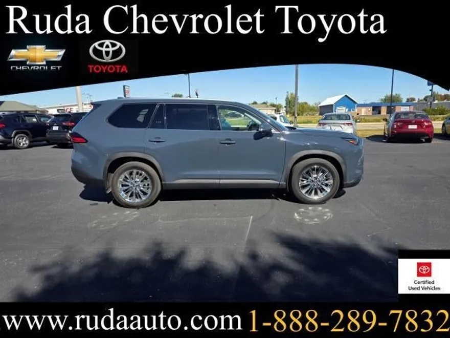 2025 Toyota Grand Highlander XLE photo 1