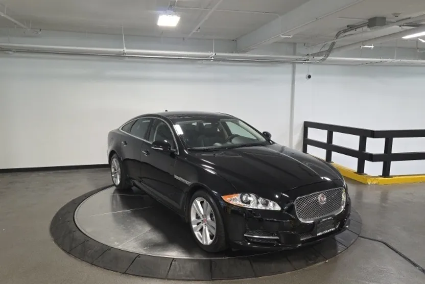 2014 Jaguar XJ Base photo 1