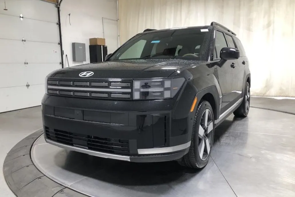 2025 Hyundai Santa Fe Limited photo 1