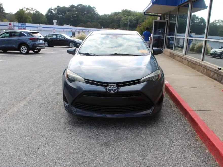 2018 Toyota Corolla LE photo 1