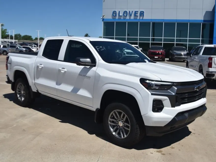 2025 Chevrolet Colorado Work Truck LT photo 1