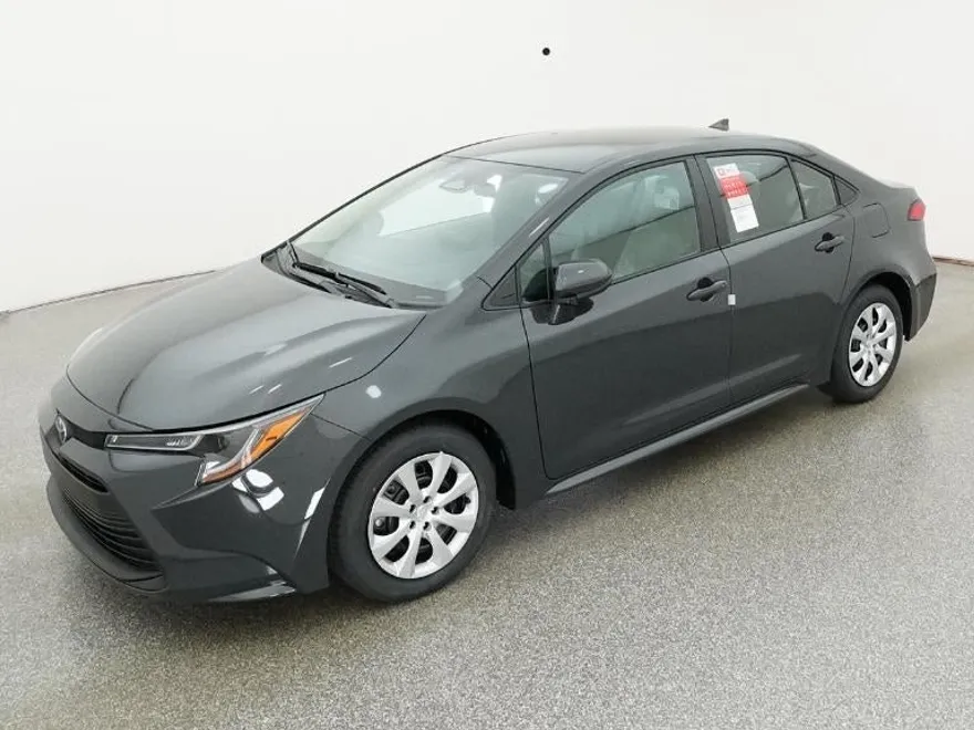 2025 Toyota Corolla LE photo 1