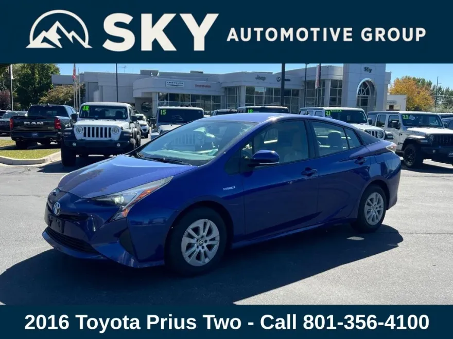 2016 Toyota Prius Two photo 1