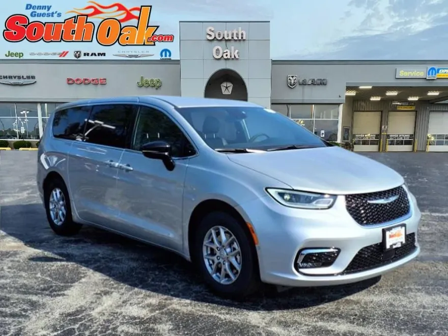 2026 Chrysler Pacifica photo 1