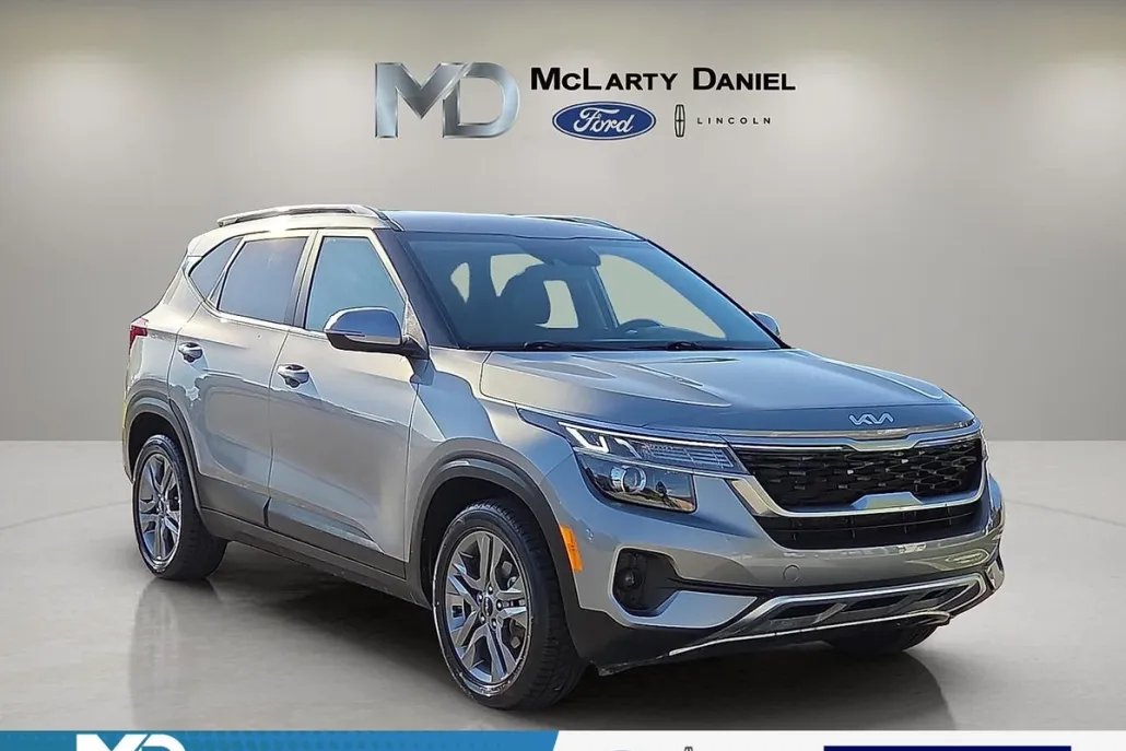 2023 Kia Seltos S photo 1