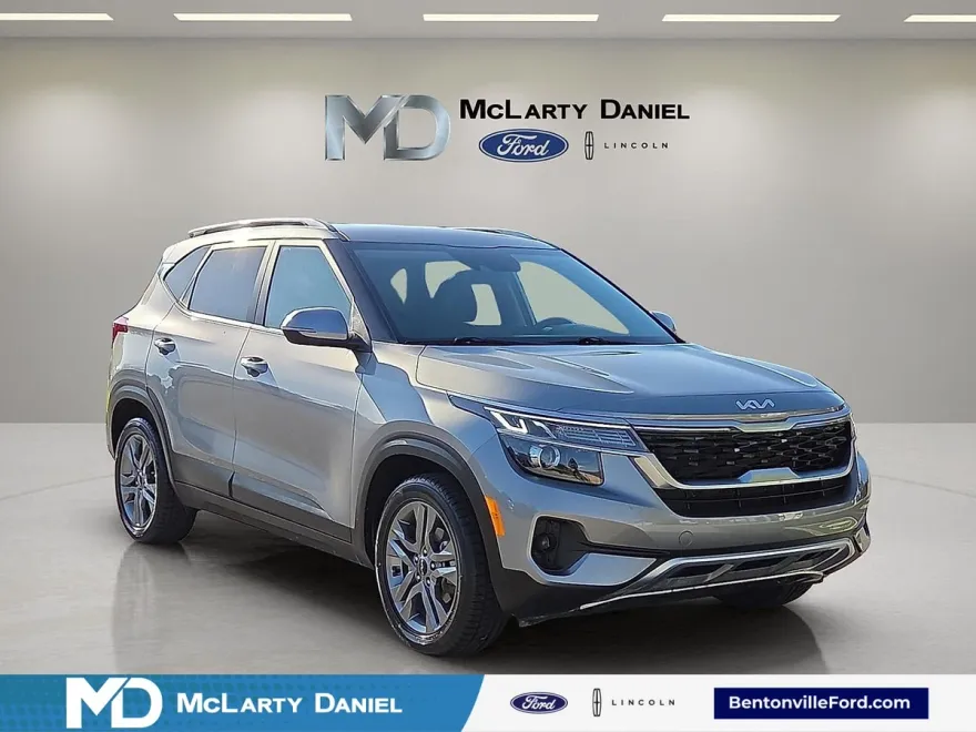 2023 Kia Seltos S photo 1