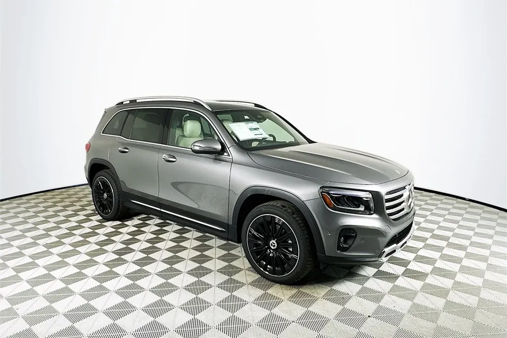 2025 Mercedes Benz GLB 250 photo 1