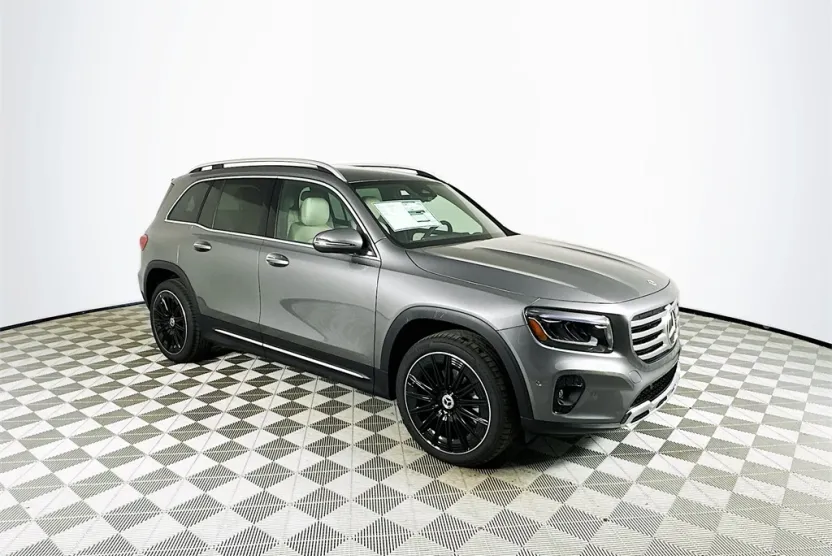 2025 Mercedes Benz GLB 250 photo 1