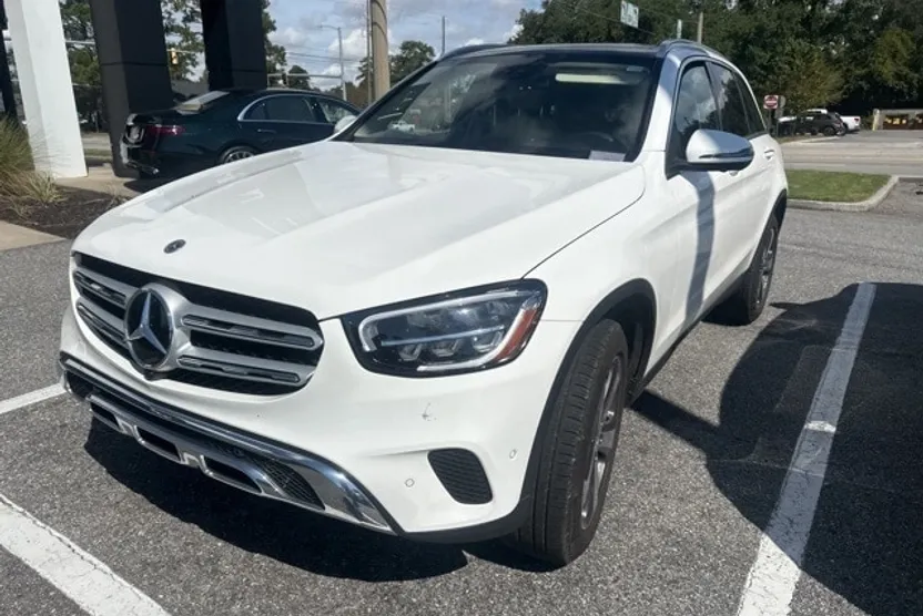 2022 Mercedes Benz GLC 300 photo 1
