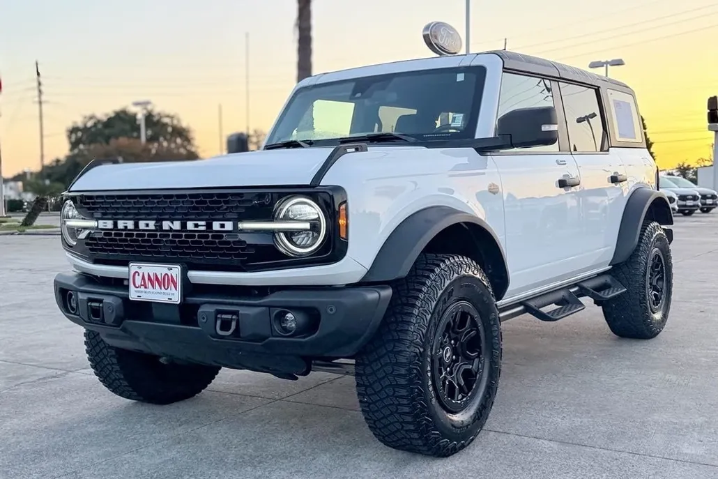 2023 Ford Bronco Base Big Bend Black Diamond Outer Banks Badlands Wildtrak Everglades photo 1